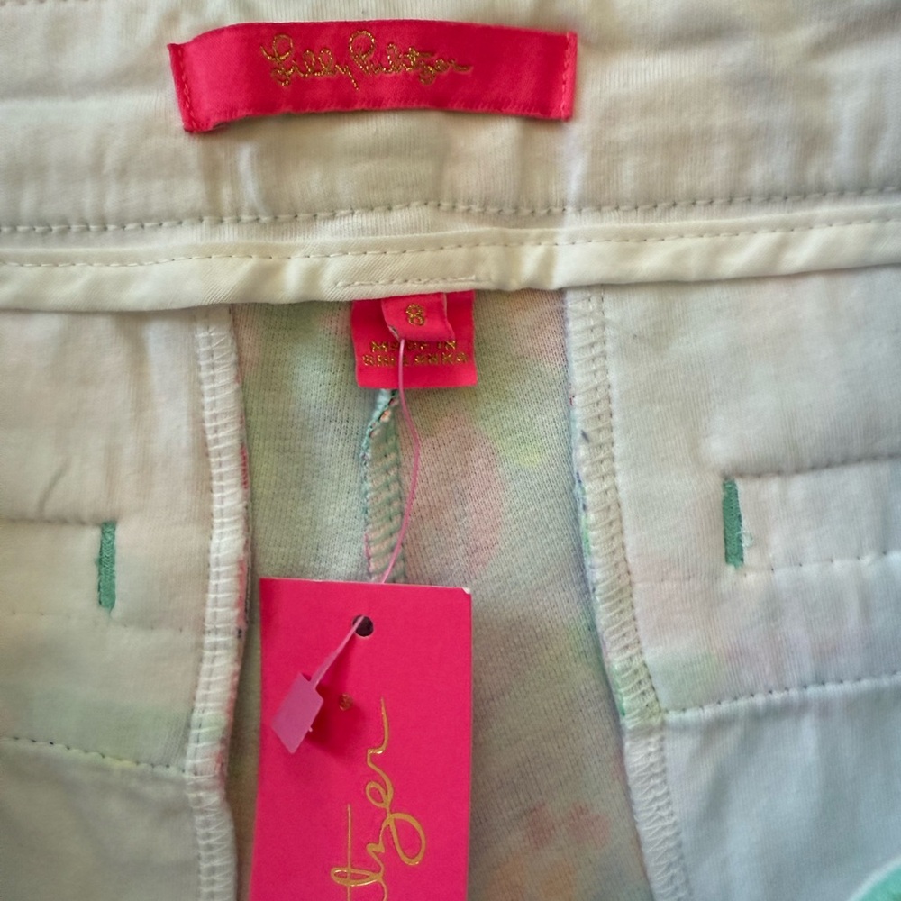 Lilly Pulitzer Vibrant Floral Women's Shorts - Picture 4 of 5